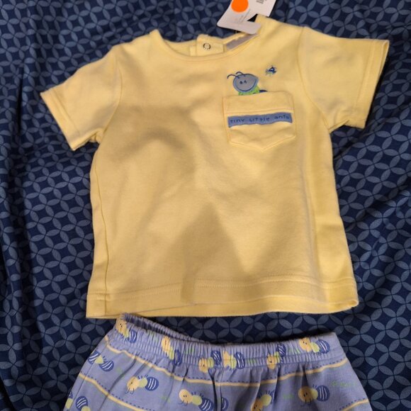 tiny little ants top and shorts - Picture 4 of 9